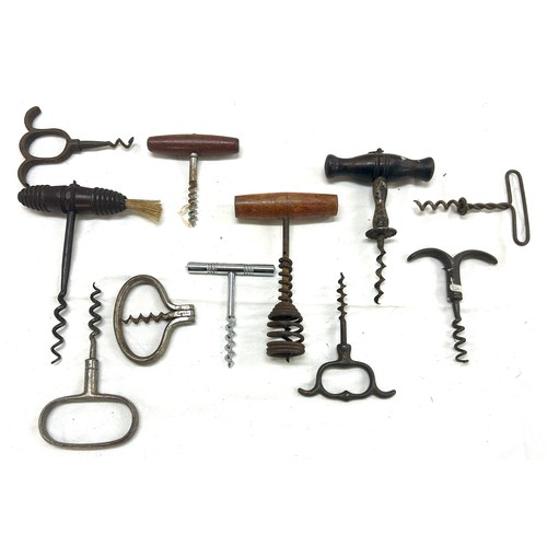 76 - Selection of vintage cork screws