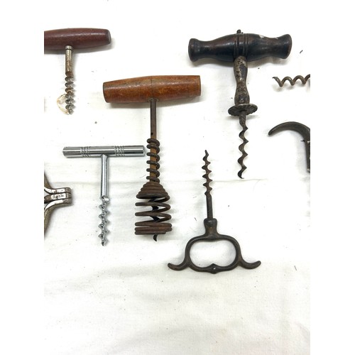 76 - Selection of vintage cork screws