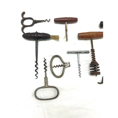 76 - Selection of vintage cork screws