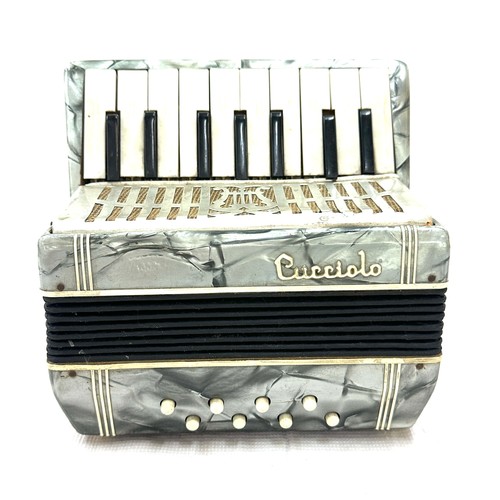 114 - Vintage cucciolo accordian