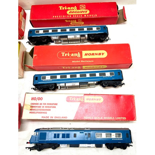 74 - Boxed Hornby Railways R258 LMS 4-6-2 Loco Princess Elizabeth,  Boxed 2nd coach, pullman type 2 liver... 