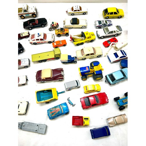 86 - Selection vintage toy diecast vehicles to include Matchbox, Corgi, etc