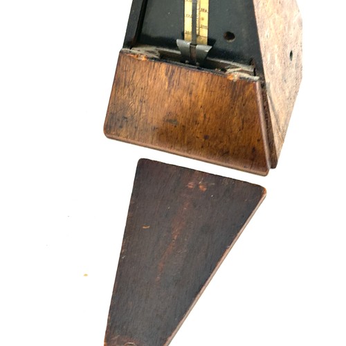 40 - Vintage metronome