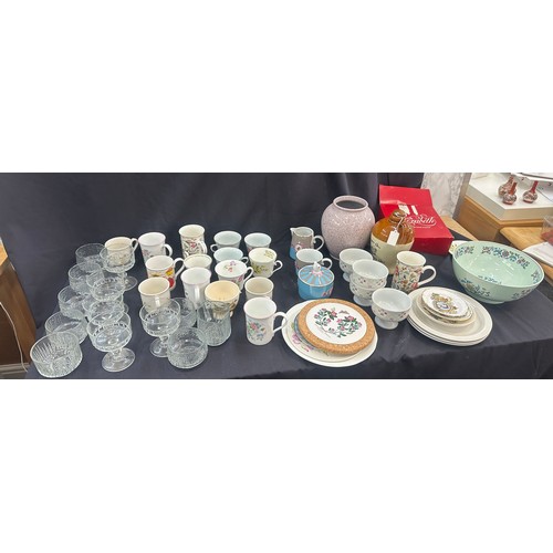 207 - Selection of miscellaneous to include porcelain ' Calyx Ware' bowl, glassware etc