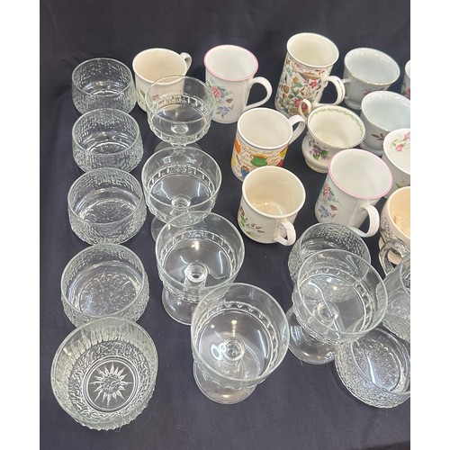 207 - Selection of miscellaneous to include porcelain ' Calyx Ware' bowl, glassware etc