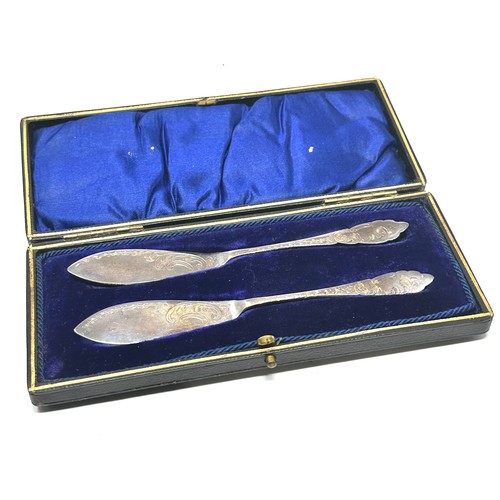 116 - boxed Silver silver butter knives