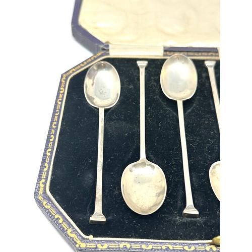 117 - Boxed set of 6 Silver tea spoons