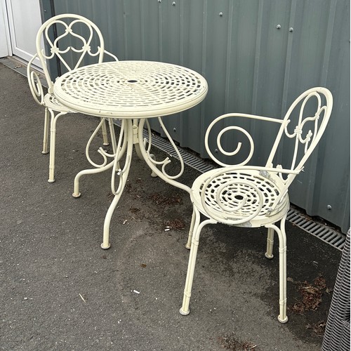 609 - Outdoor garden bistro set table and two chairs