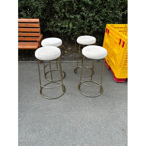 605 - 4 Modern bar stools