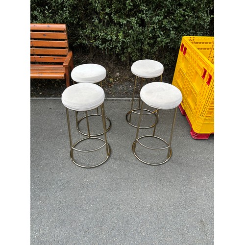 605 - 4 Modern bar stools