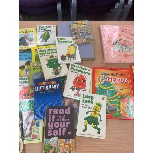 141 - Selection childrens books, ladybird hardbacks etc