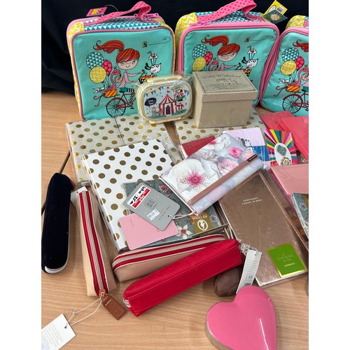 149 - Selection of new children's pack lunch cases, kate spade note pad, various note pads, sandwich conta... 