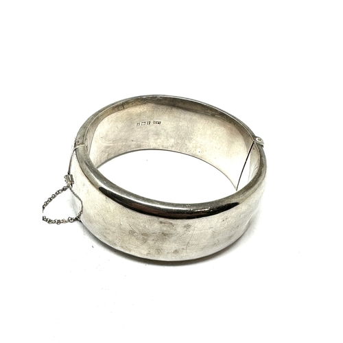 303 - Vintage silver cuff bangle measures approx 2.6cm wide weight 43g