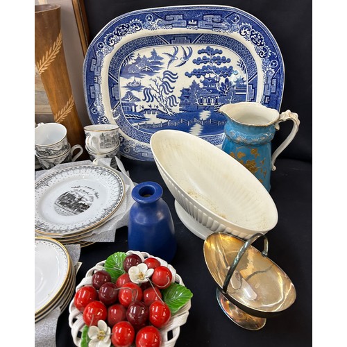 165 - Selection of collectable pottery to include biscuit barrel, blue and white meat plate, cutlery, mode... 