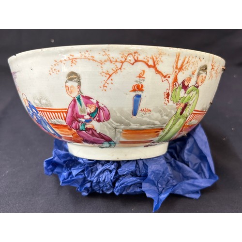 453 - Antique hand painted Chinese famille rose bowl, has been previously repaired, no makers markings,