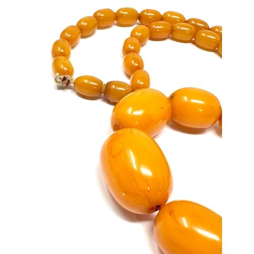 396 - Amber / bakelite bead necklace weight 40g