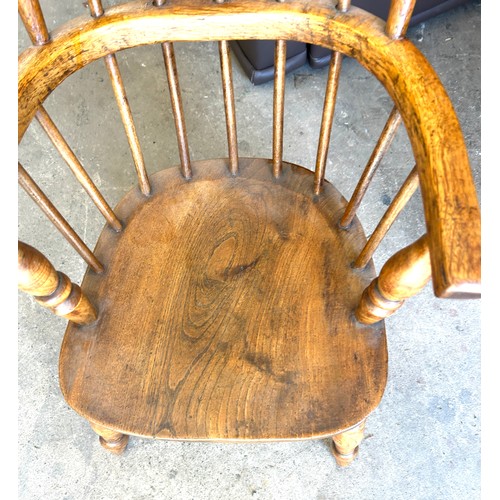 514 - Childs elm Windsor chair, approximate height 28 inches