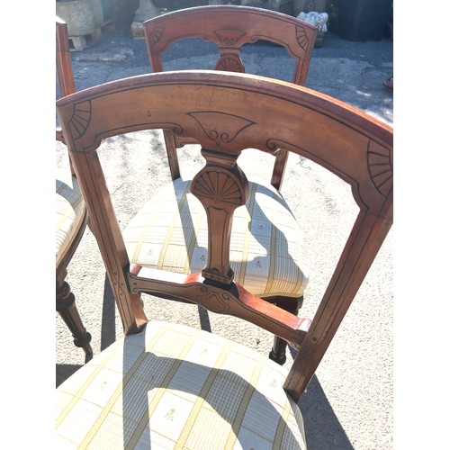 500 - 4 Victorian mahogany dining chairs