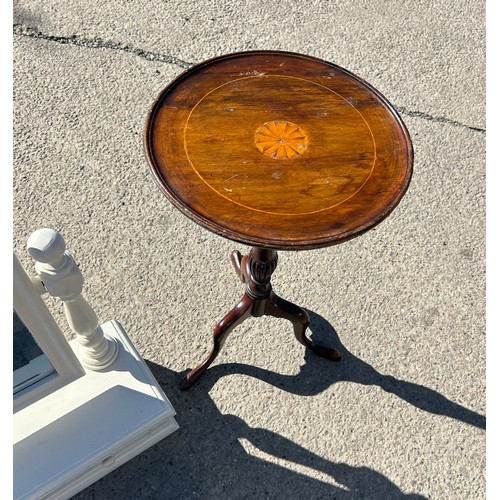 510 - Occasional table / dressing table mirror, mahogany shelf