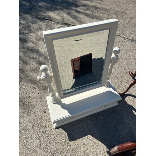 510 - Occasional table / dressing table mirror, mahogany shelf