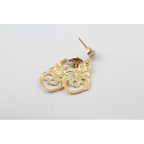 122 - 9ct gold 'mum' drop stud earrings (0.5g)