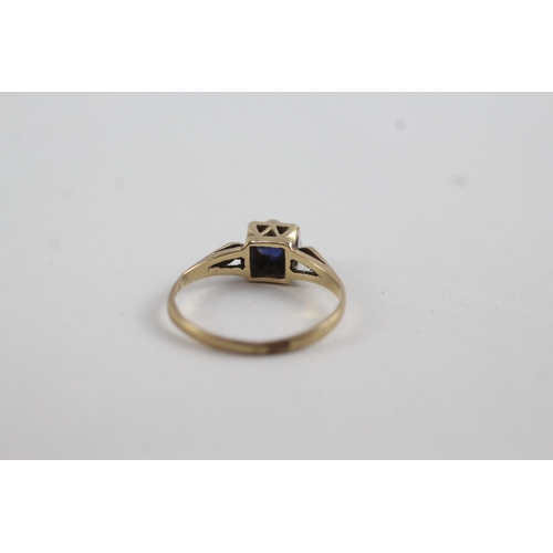 126 - 9ct gold blue gemstone and paste cathedral set ring (1.6g)