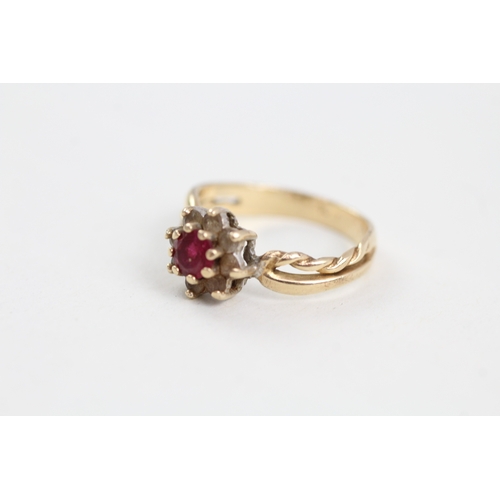 127 - 9ct gold red & white gemstone floral cluster ring (2.4g)