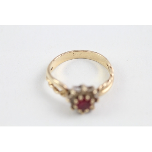 127 - 9ct gold red & white gemstone floral cluster ring (2.4g)