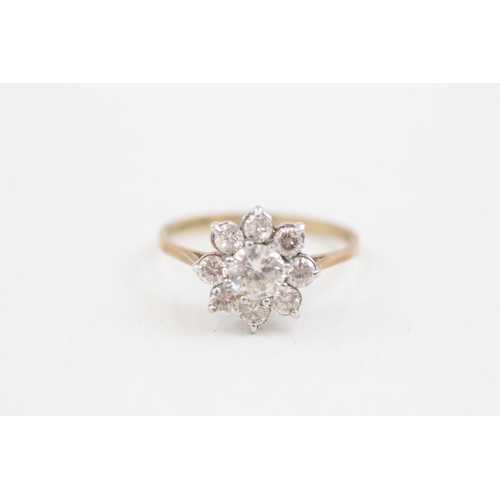 131 - 9ct gold cubic zirconia set cluster ring (1.7g)