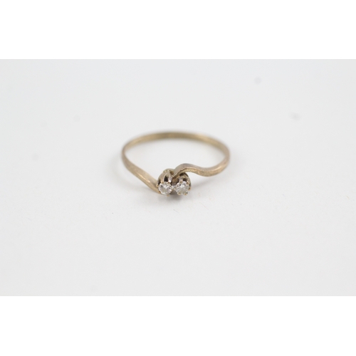 137 - 9ct gold diamond moi et toi ring (1g)