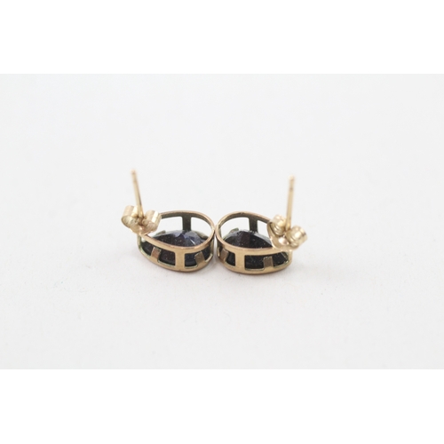 151 - 9ct gold sapphire stud earrings (1.1g)