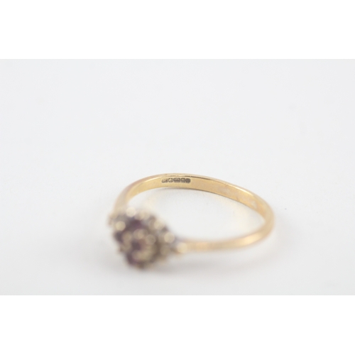 197 - 9ct gold amethyst and white gemstone set cluster ring (2g)