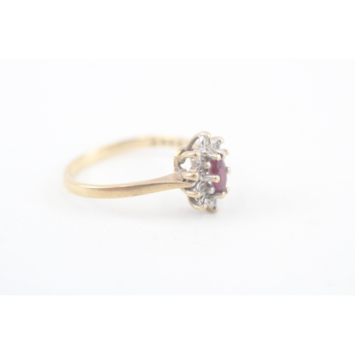 198 - 9ct gold ruby and diamond set cluster ring (2.3g)