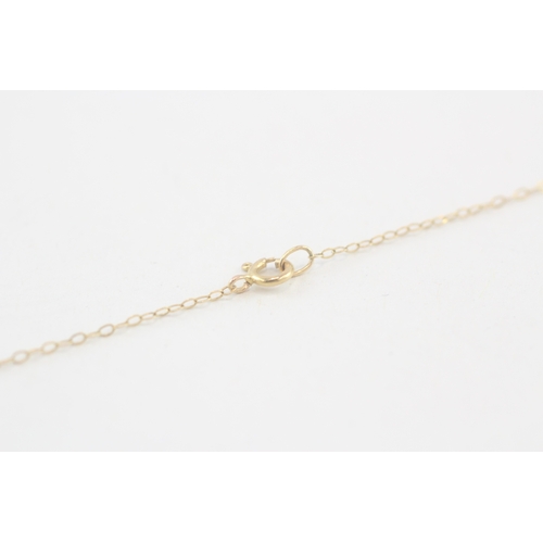 235 - 9ct gold cubic zirconia necklace (1.2g)