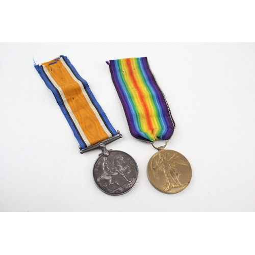 429 - WW1 Medal Pair 32660 Pte E. Hollas LN Lancs x 2