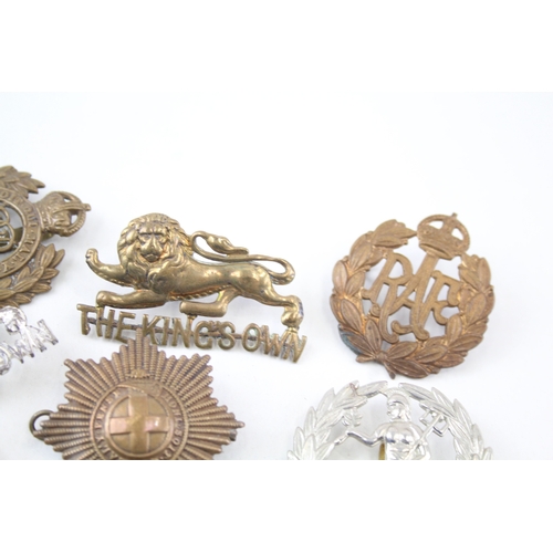 451 - Military Cap Badges Inc Kings Own, York & Lancs, Etc x 10