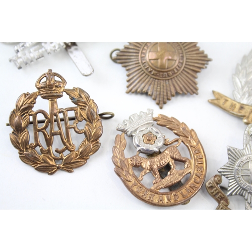 451 - Military Cap Badges Inc Kings Own, York & Lancs, Etc x 10