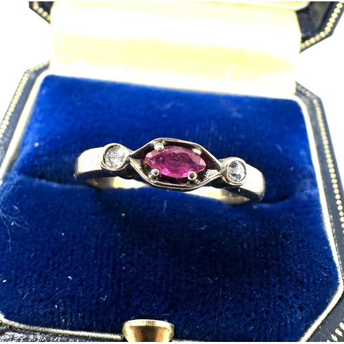 89 - 18ct gold ruby & diamond ring weight 2.5g