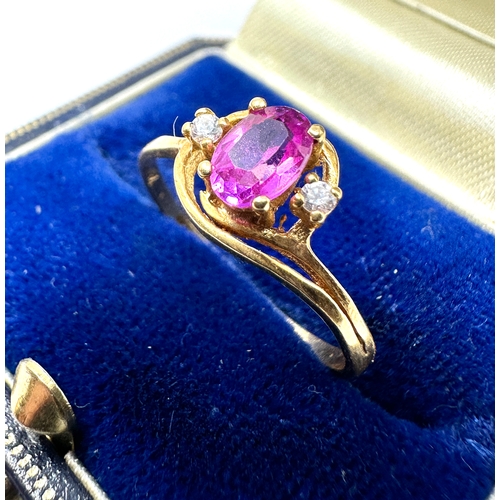 91 - 18ct gold pink sapphire & diamond ring weight 2.1g