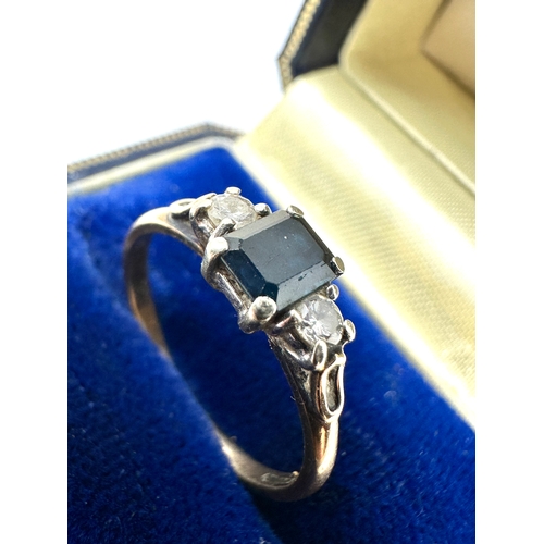 92 - 9ct gold sapphire & diamond ring weight 1.8g