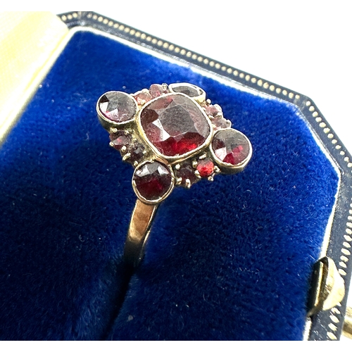 95 - Antique 9ct gold garnet ring weight 1.7g