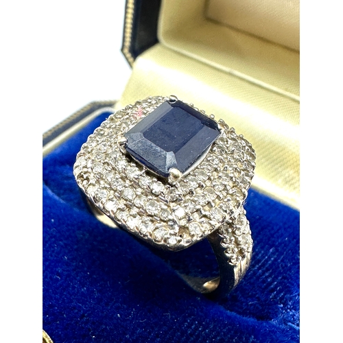 96 - 9ct gold sapphire & diamond ring weight 4.2g