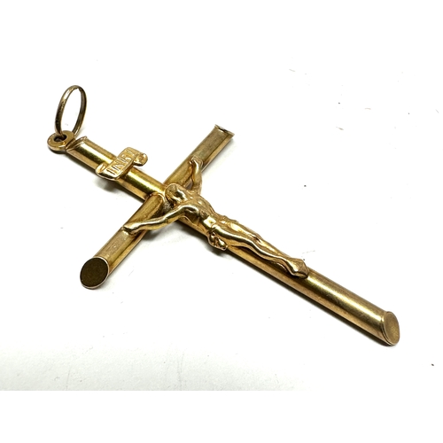 101 - 9ct gold crucifix pendant weight 2.3g measures approx 5.5cm drop