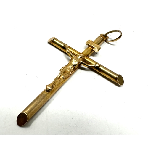 101 - 9ct gold crucifix pendant weight 2.3g measures approx 5.5cm drop