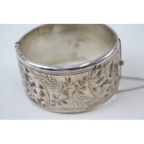 390 - Vintage Sterling Silver Bangle inc. Etched Floral Design, Safety Chain 56g