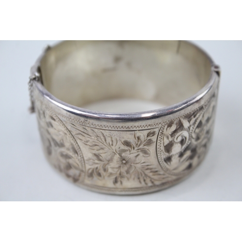 390 - Vintage Sterling Silver Bangle inc. Etched Floral Design, Safety Chain 56g