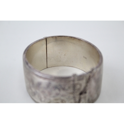 391 - Vintage Sterling Silver Bangle w/ Etched Floral Design, Safety Chain 49g