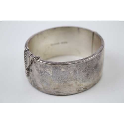 391 - Vintage Sterling Silver Bangle w/ Etched Floral Design, Safety Chain 49g