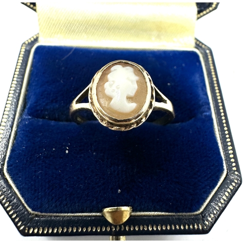 112 - 9ct gold cameo ring weight 2.2g