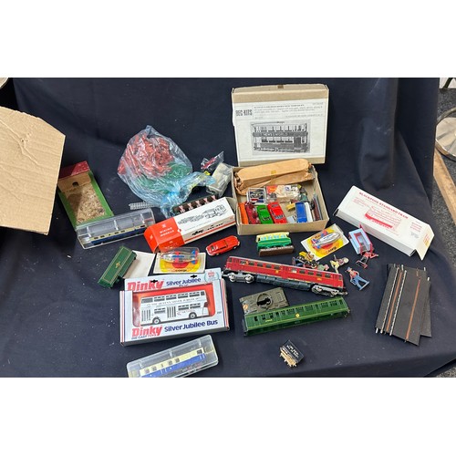 119 - Selection of vintage toys and modelling items meccano style crane, model trains, die cast figures et... 